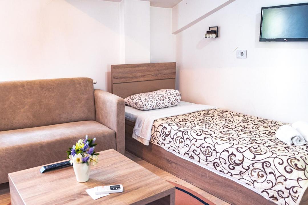 Hotel Zeleni Vir Ni Eksteriør billede